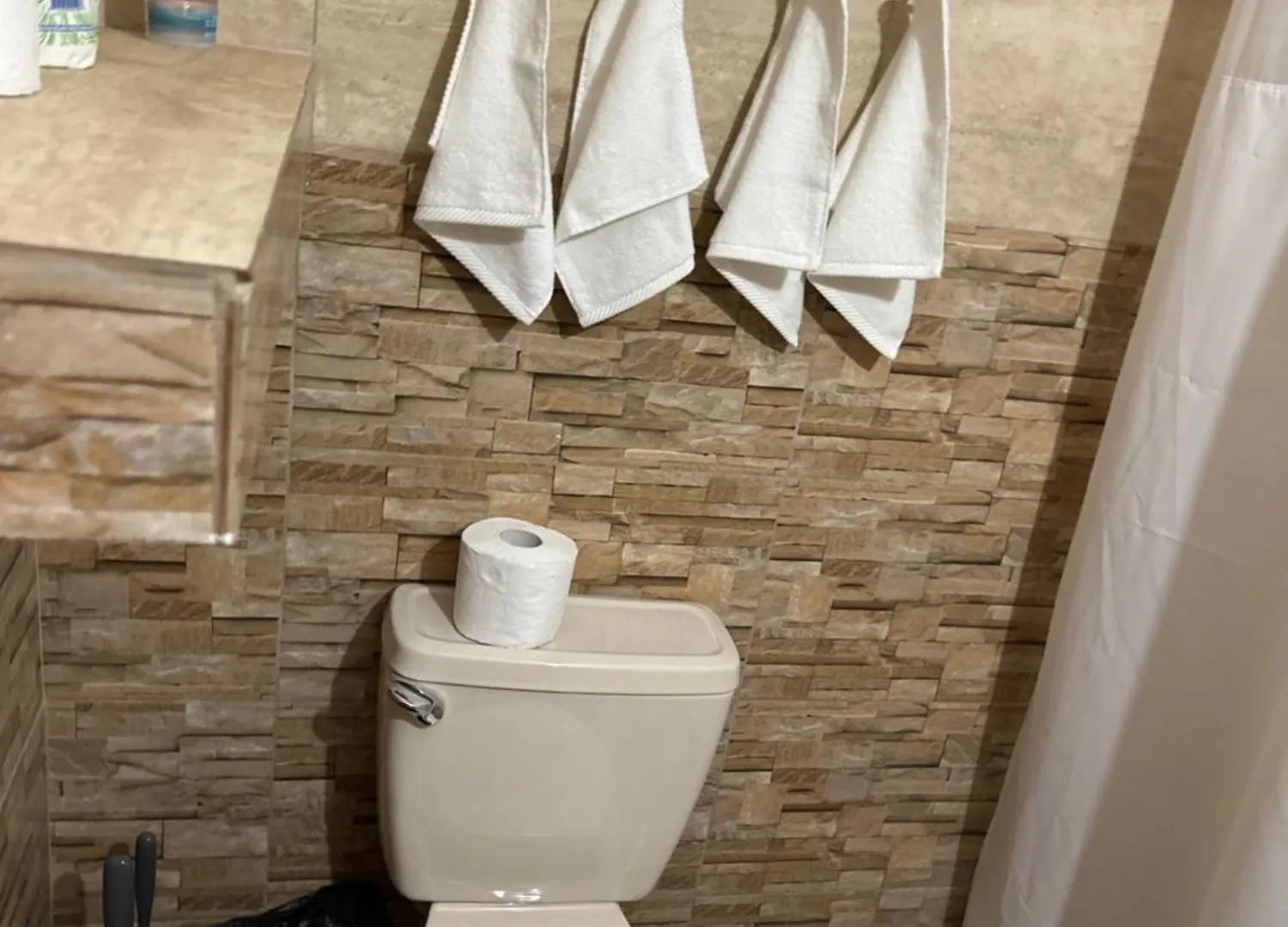 The Shelton Kaemas Rest Apartamento Montego Bay